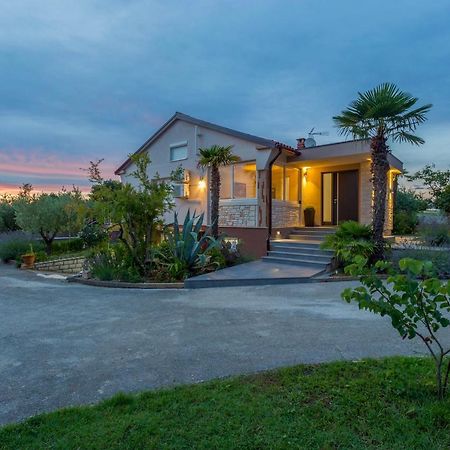 Villa Viktoria Poll&Garden View Kastelir Exterior photo