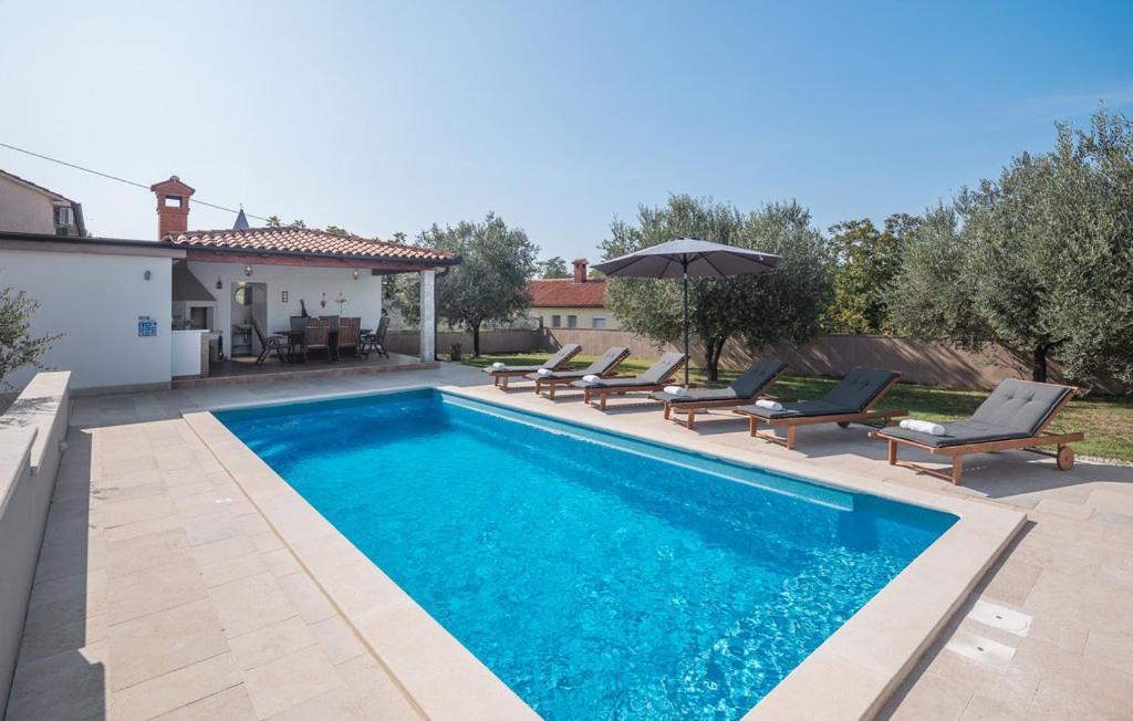 Villa Viktoria Poll&Garden View Kastelir Exterior photo